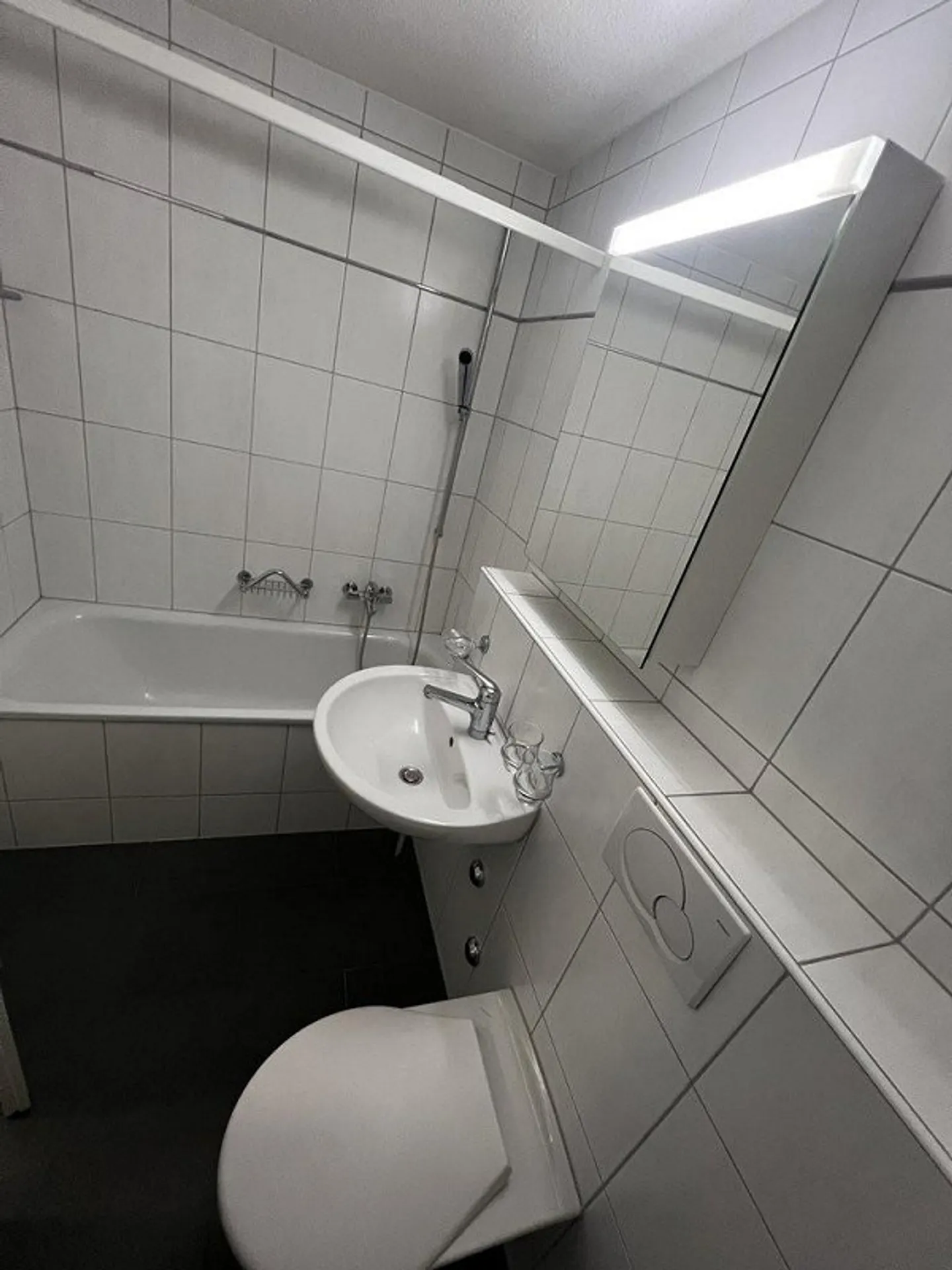 Bright 4-room apartment on the ground floor in Steinhausen - Photo 5 of 10