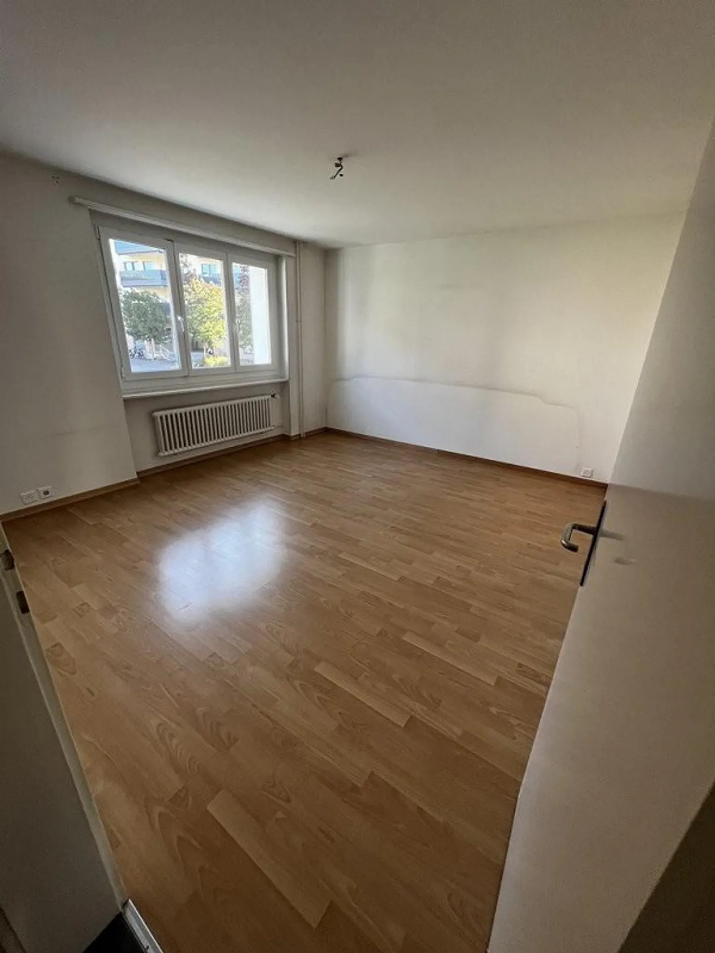 Bright 4-room apartment on the ground floor in Steinhausen - Photo 6 of 10