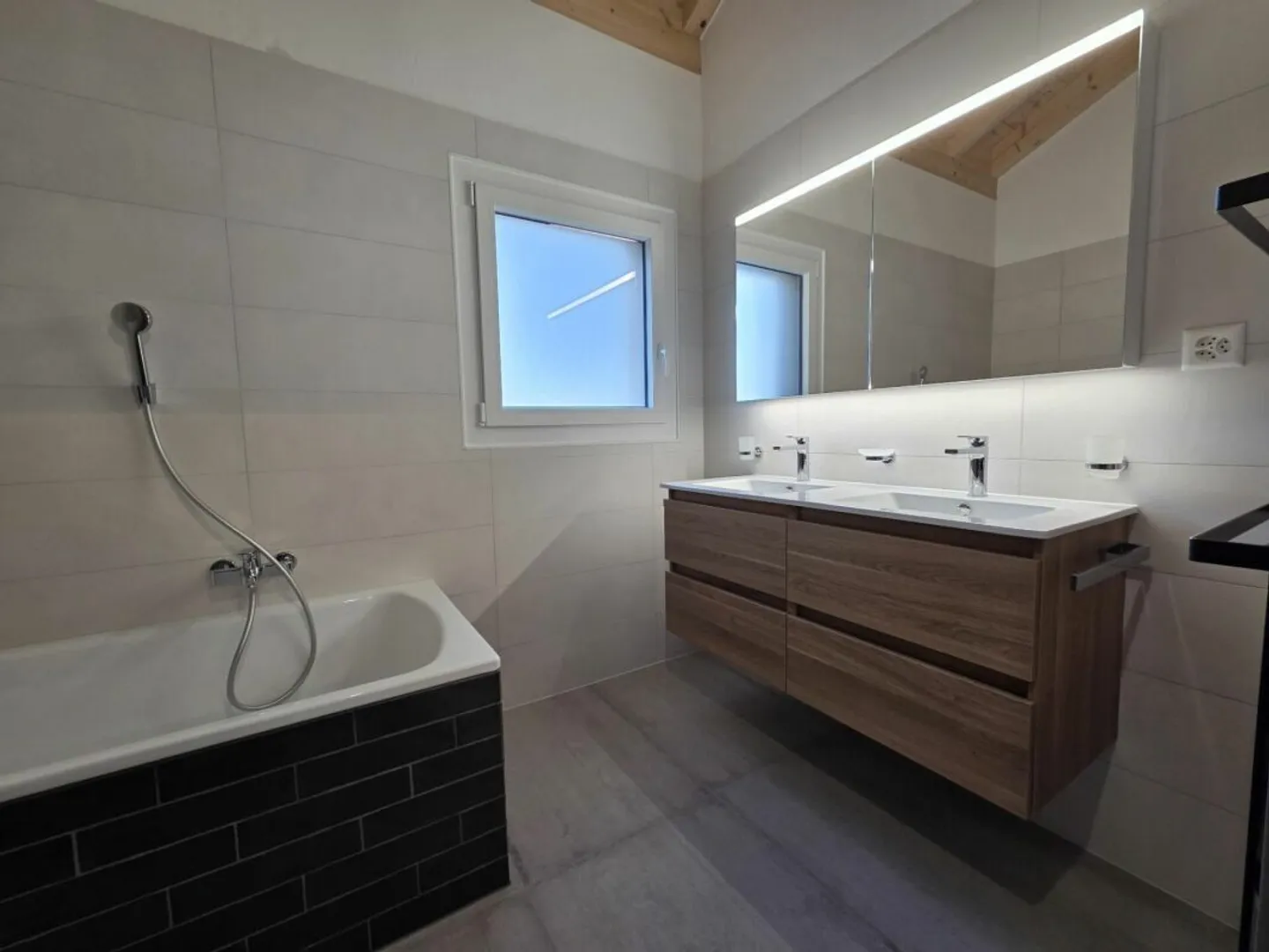 3.5-Zimmer-Einfamilienhaus mit Terrasse und Garage - Foto 7 von 11