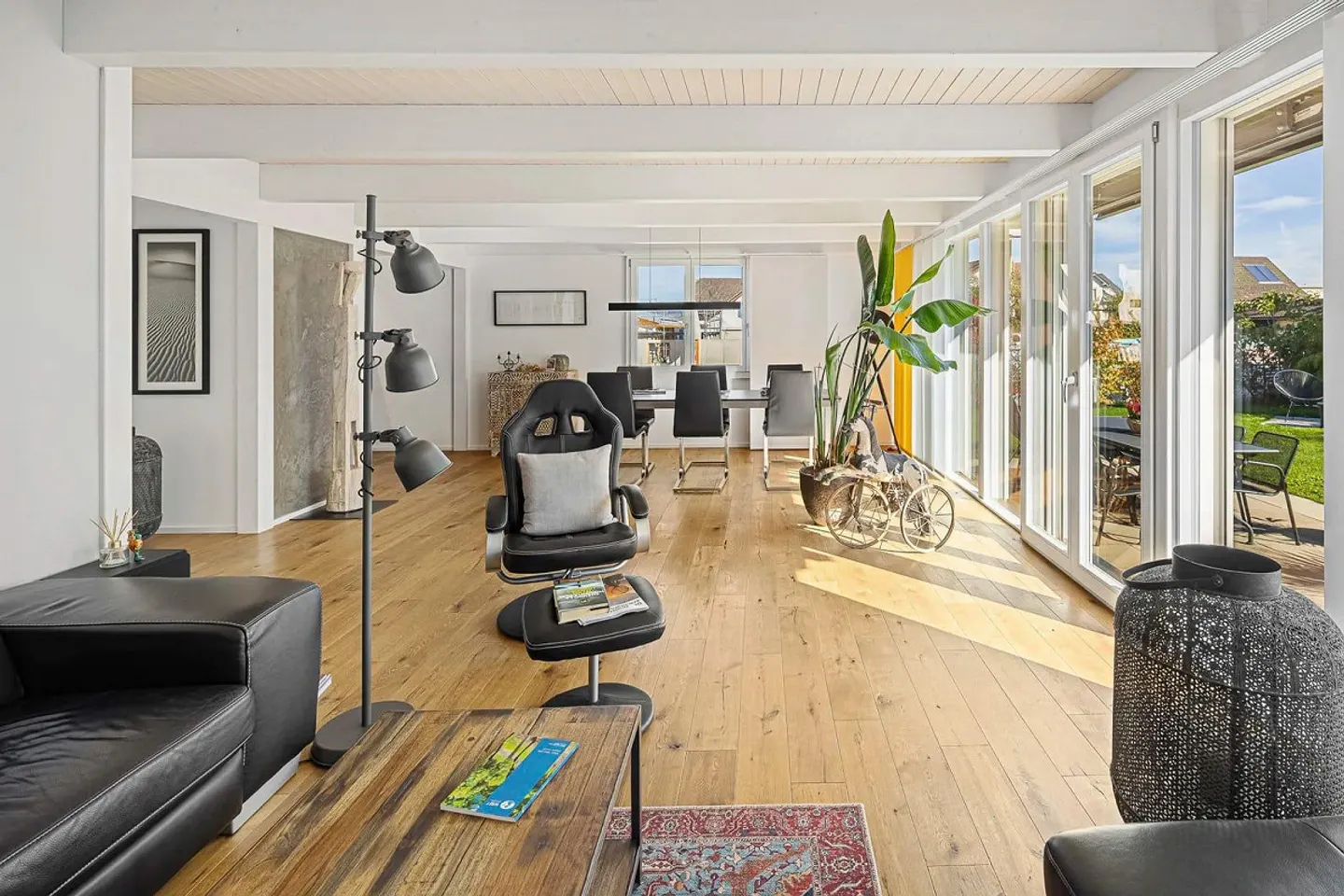 Bijou bien entretenu avec beaucoup d'espace, d'opportunités et un jardin de rêve - Photo 4 sur 13
