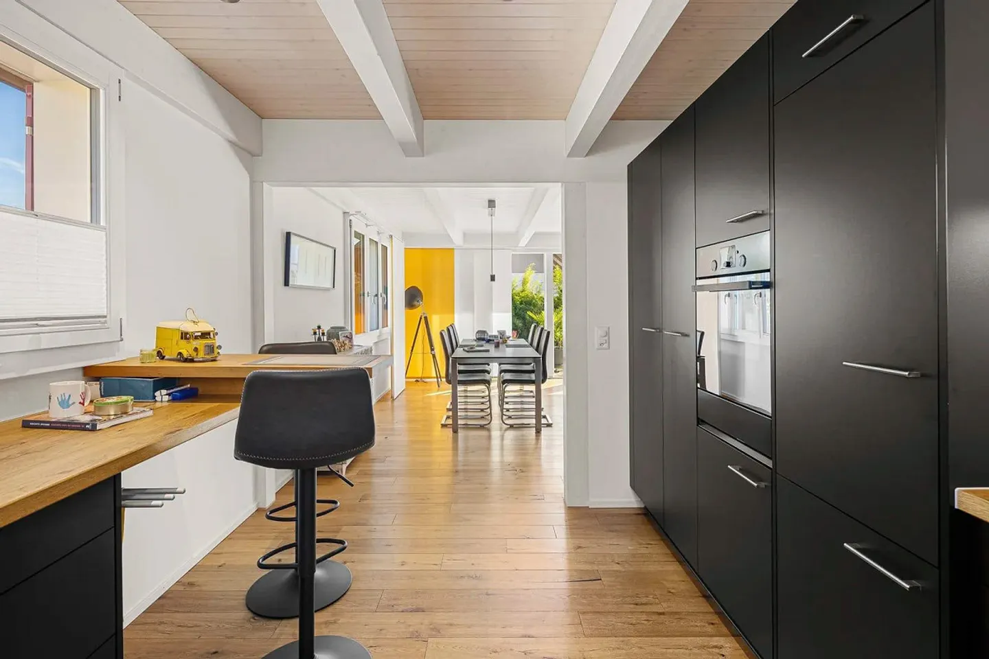 Bijou bien entretenu avec beaucoup d'espace, d'opportunités et un jardin de rêve - Photo 8 sur 13