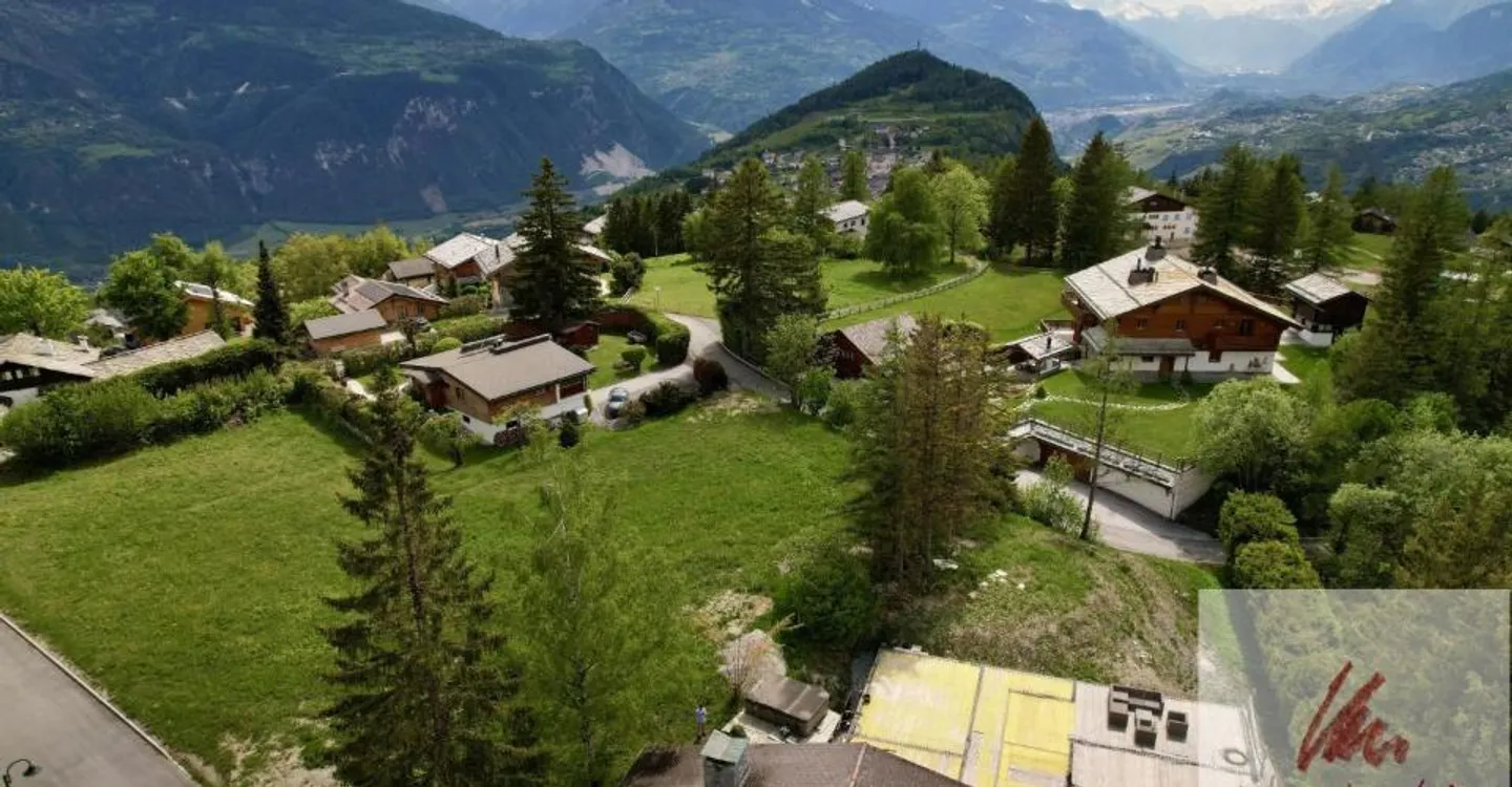 Chalet de Luxe Près de Crans-Montana - Photo 1 sur 6