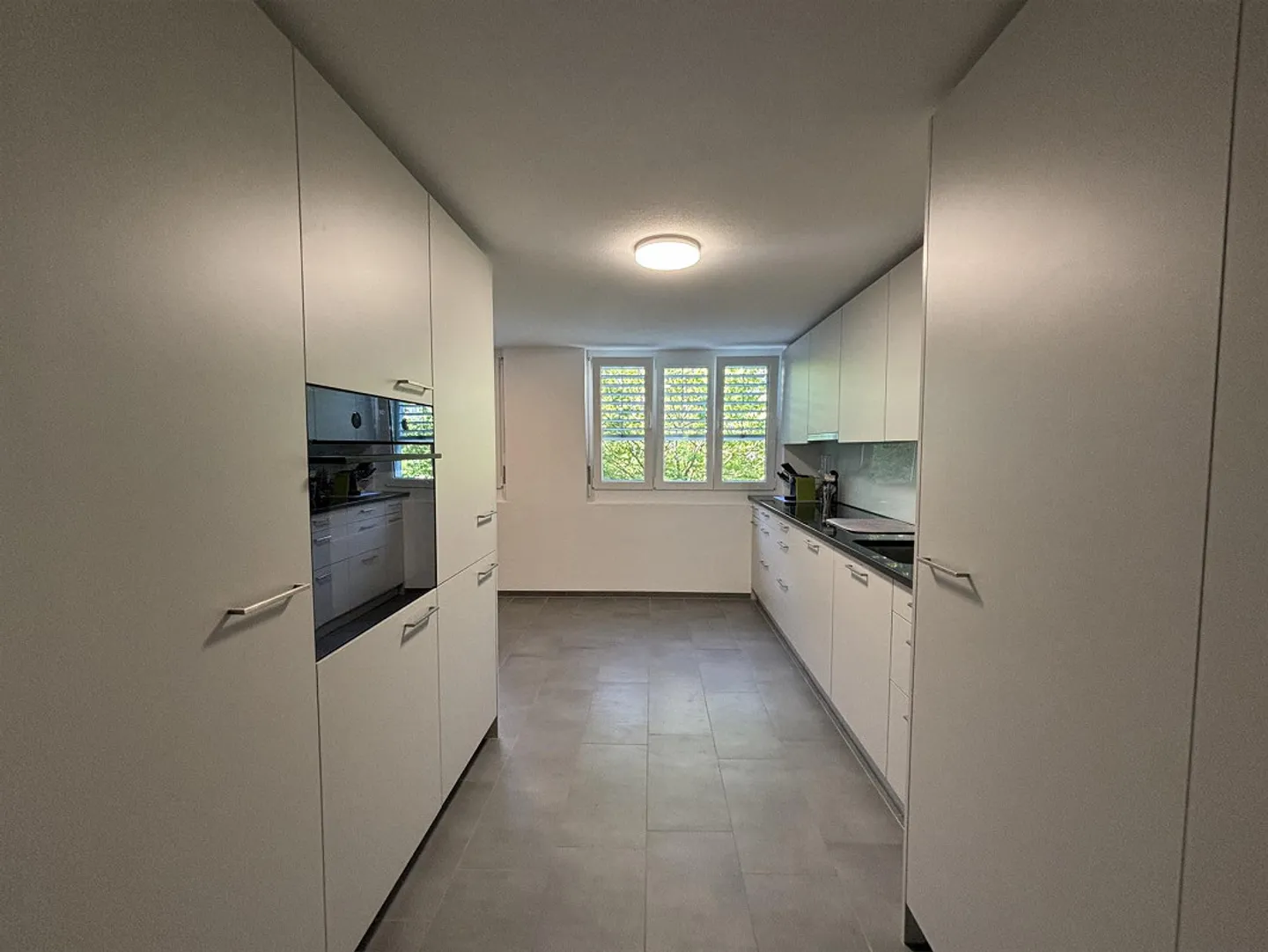 Appartement lumineux et rénové de 4,5 pièces au 1er étage - Photo 1 sur 12