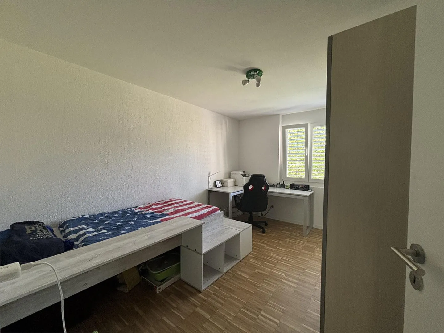 Appartement lumineux et rénové de 4,5 pièces au 1er étage - Photo 6 sur 12