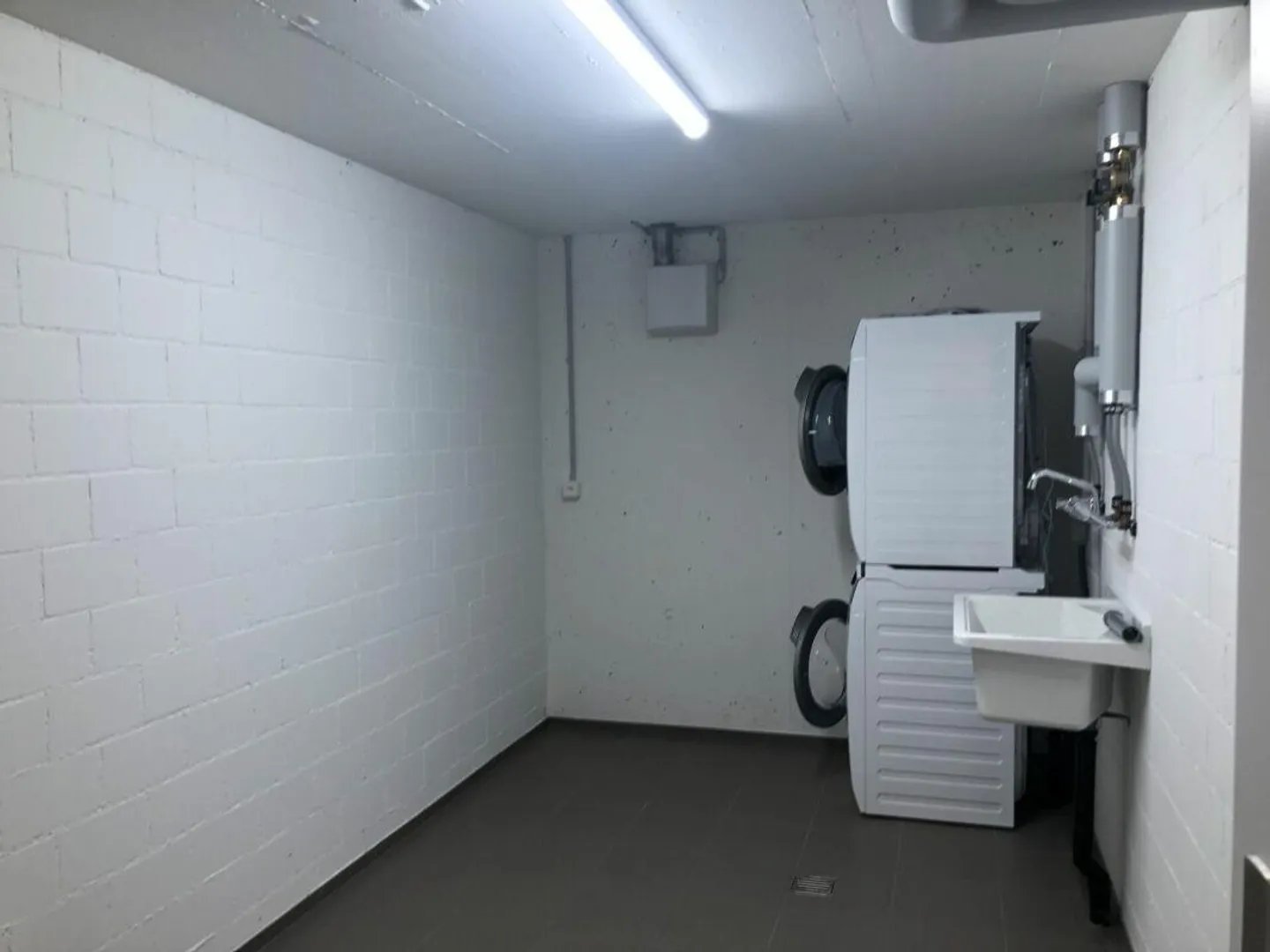 Modern 2.5-room apartment in the picturesque village of Seewis - Photo 8 of 10