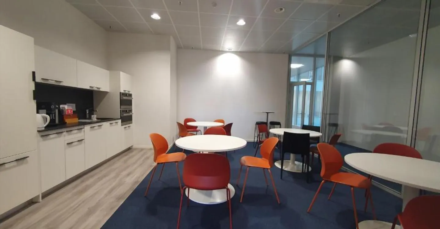 41 m2 Büro mit Gemeinschaftsbereichen - Foto 5 von 8