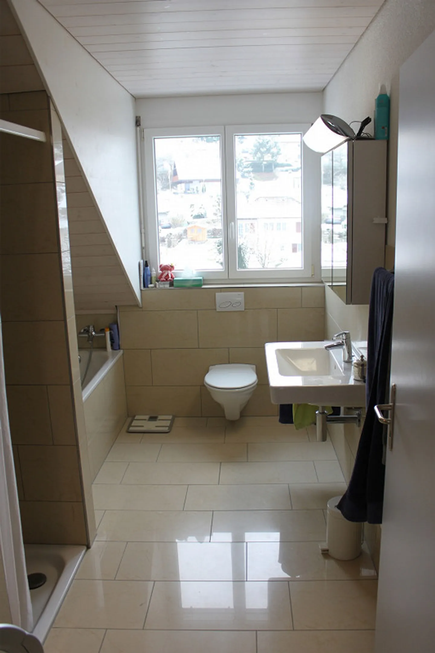 Moderne 3.5 Zimmer Attique - Foto 5 von 9