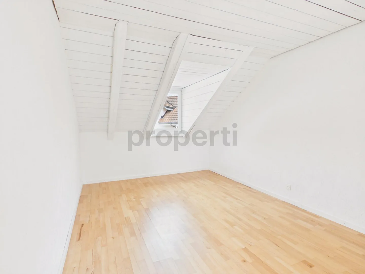 Gemütliche 4.5-Zimmer-Dachwohnung mit Balkon in Beringen - Photo 7 of 16