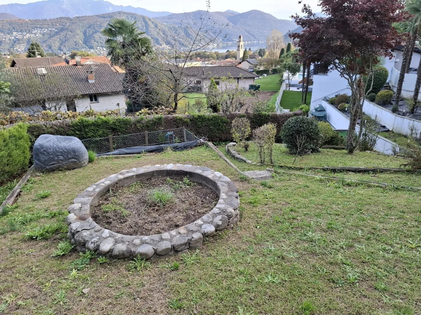 Terreno edificabile con vista lago e accesso privato  posizione esclusiva vicino al Lago di Lugano - Foto 11 von 13