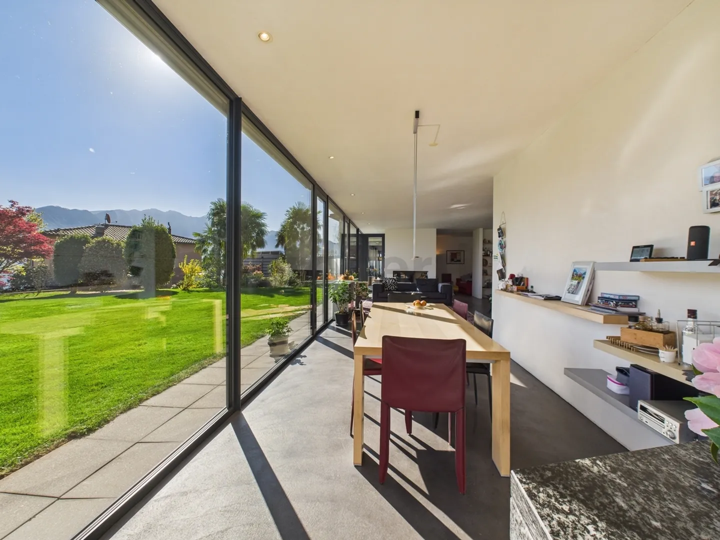 Moderne Oase mit atemberaubendem Seeblick - Foto 9 von 12