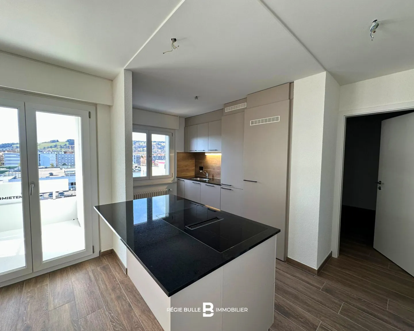 Bulle - Charming renovated 4.5-room apartments - Photo 1 of 12