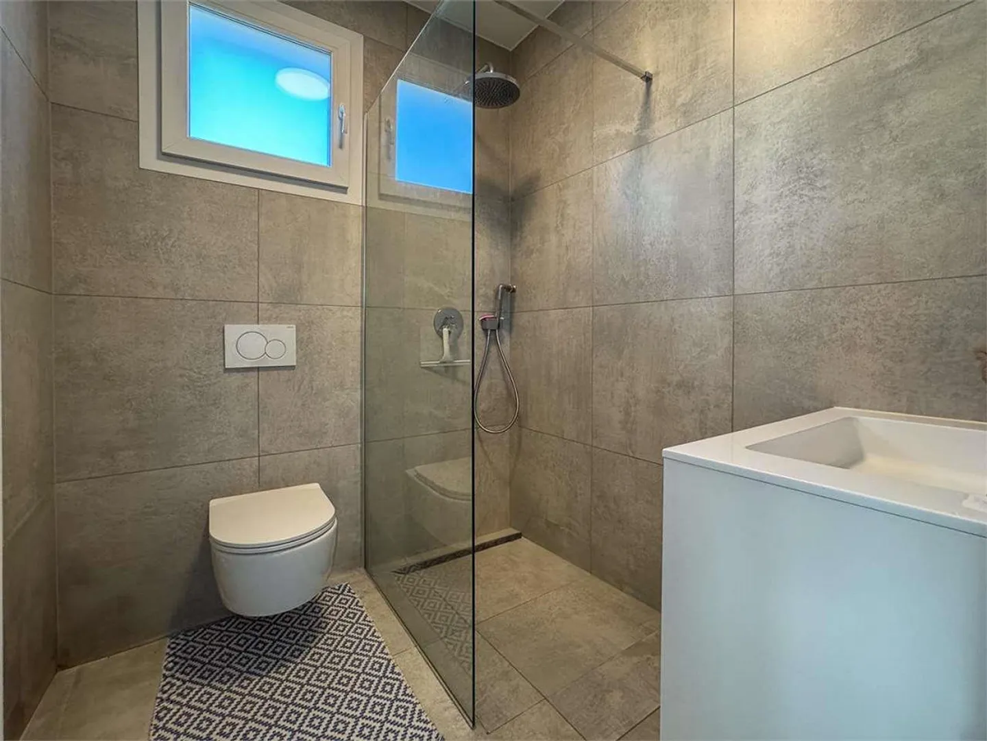 Ascona 2.5 Room Apartment in Modern Residential Complex - Photo 10 of 12