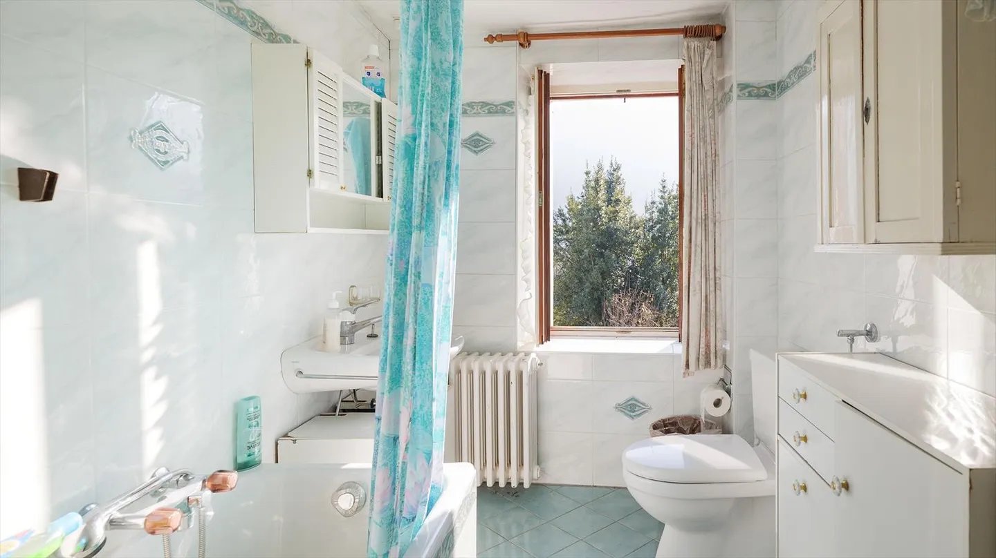 Casa con 4,5 stanze e stalla da ristrutturare a Barbengo - Foto 7 di 9
