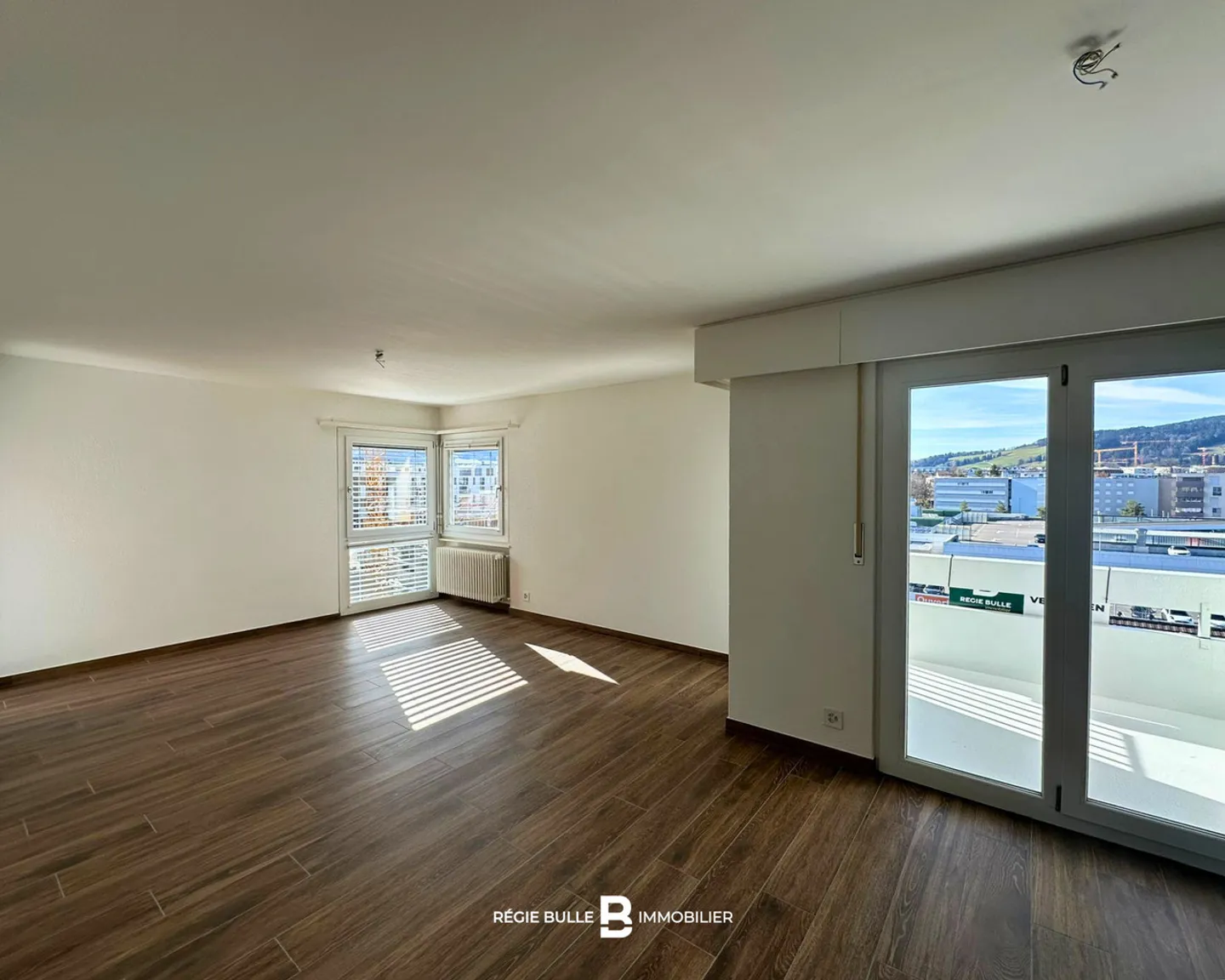 Bulle - Charming renovated 4.5-room apartments - Photo 3 of 12