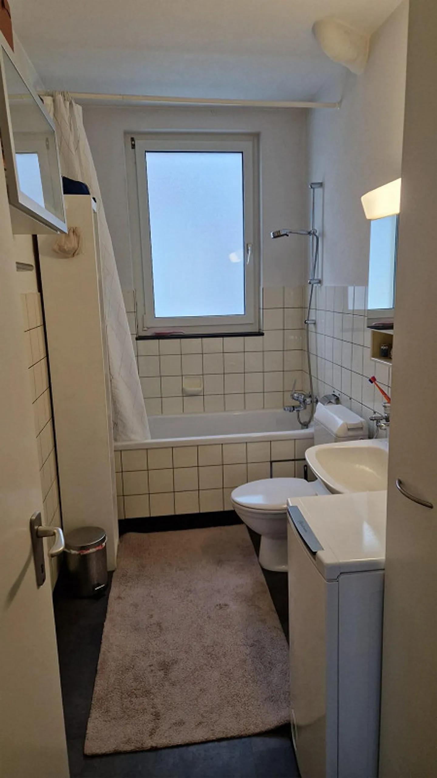 Sunny 4.5-room apartment with balcony in St. Gallen - Photo 3 of 10