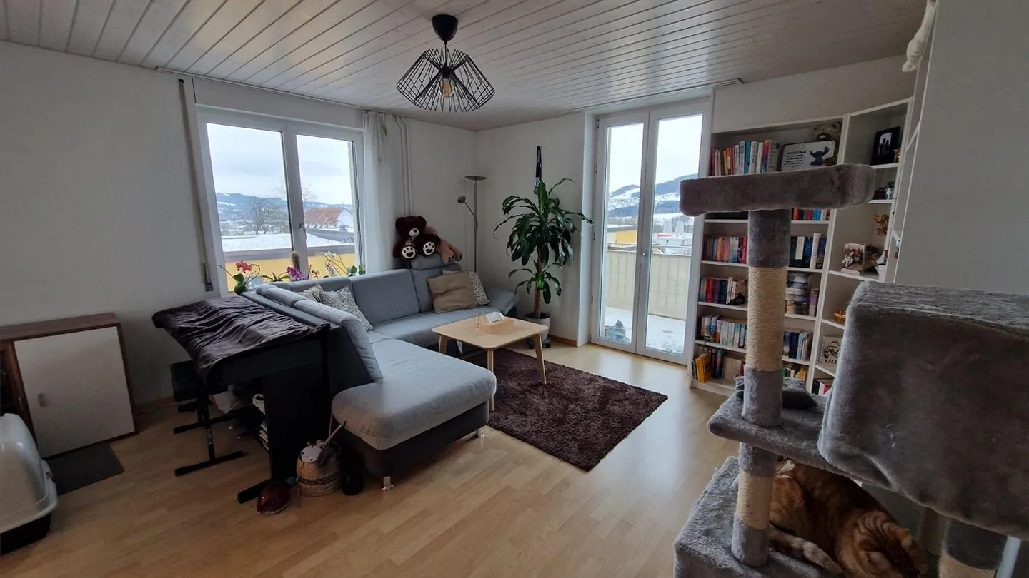 Sunny 4.5-room apartment with balcony in St. Gallen - Photo 4 of 10