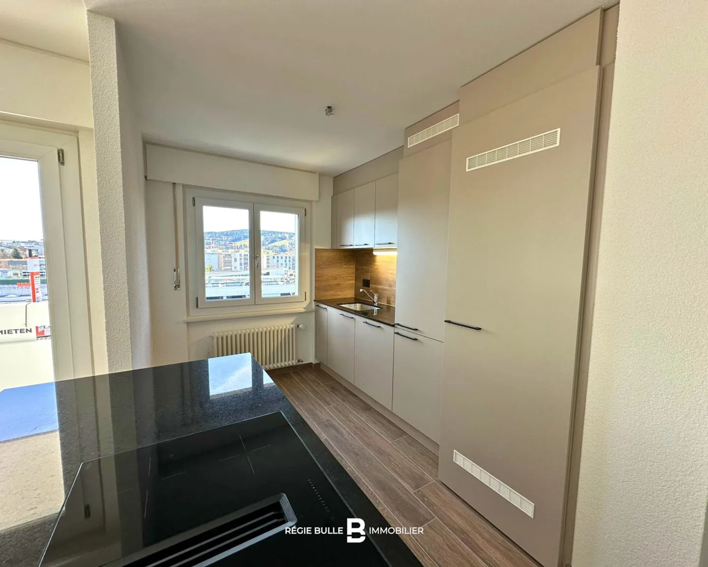 Bulle - Charming renovated 4.5-room apartments - Photo 6 of 12