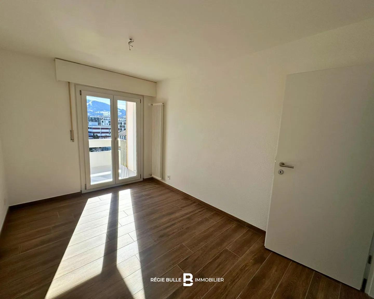 Bulle - Charming renovated 4.5-room apartments - Photo 7 of 12