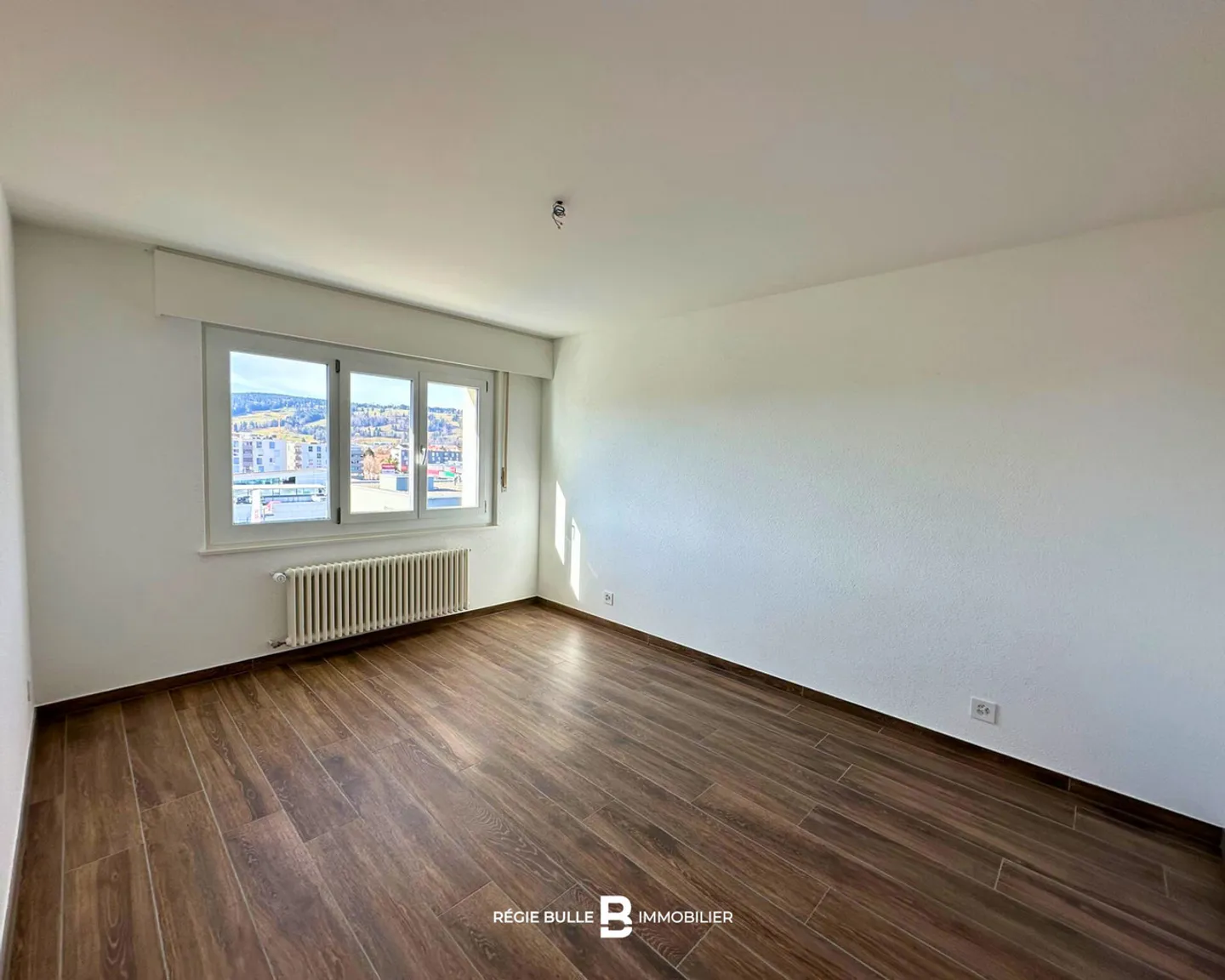 Bulle - Charming renovated 4.5-room apartments - Photo 8 of 12