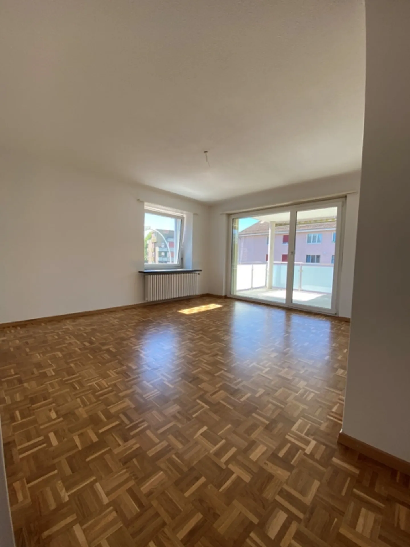 Appartamento ristrutturato di 3,5 locali - Oasi di benessere nel quartiere Mühlematt - Foto 2 di 8