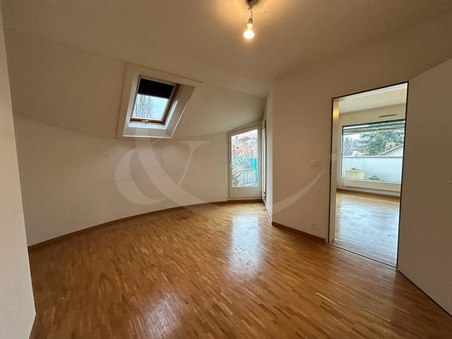 Penthouse exclusif occupant tout l'étage avec une grande terrasse au cœur de Perly - Photo 4 sur 8