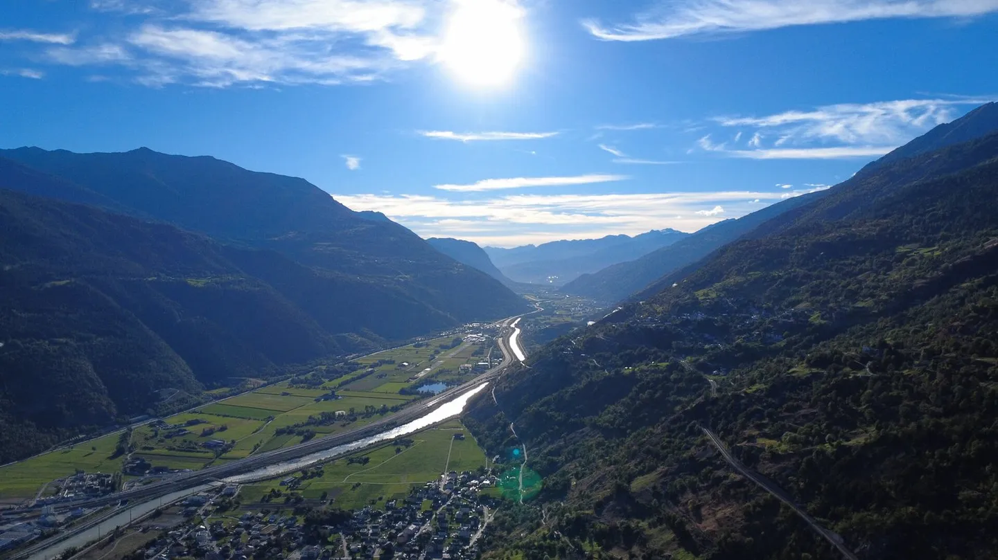 Terrain idyllique avec étable aménageable dans un emplacement ensoleillé - Photo 10 sur 13
