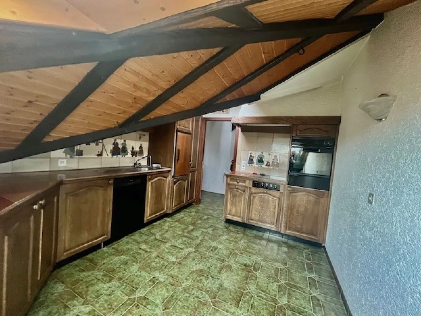 Large 2.5-room apartment close to the train station - Photo 6 of 10