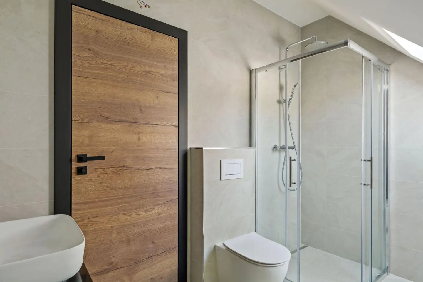 Modern Apartment in Historic Building - Photo 11 of 13