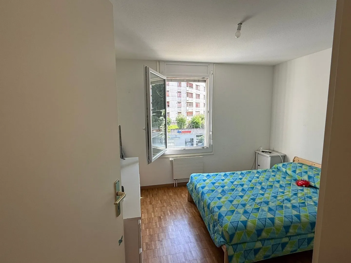 Charmant appartement 3 pièces - Photo 2 sur 7