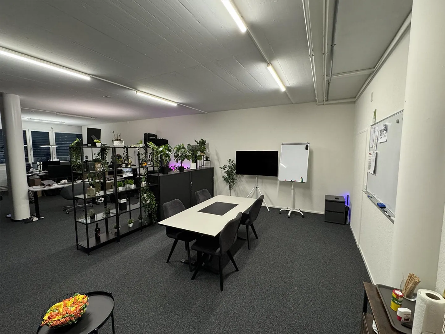 Bureau et espace commercial lumineux d'environ 91m2 - Photo 3 sur 6