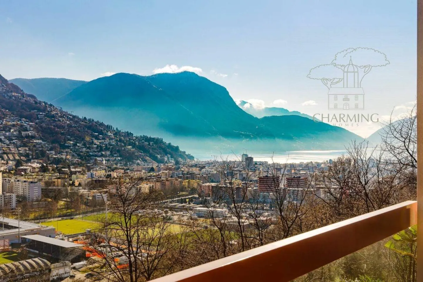 Vie Élevée - Attique Panoramique avec Vue sur le Lac - Photo 2 sur 10