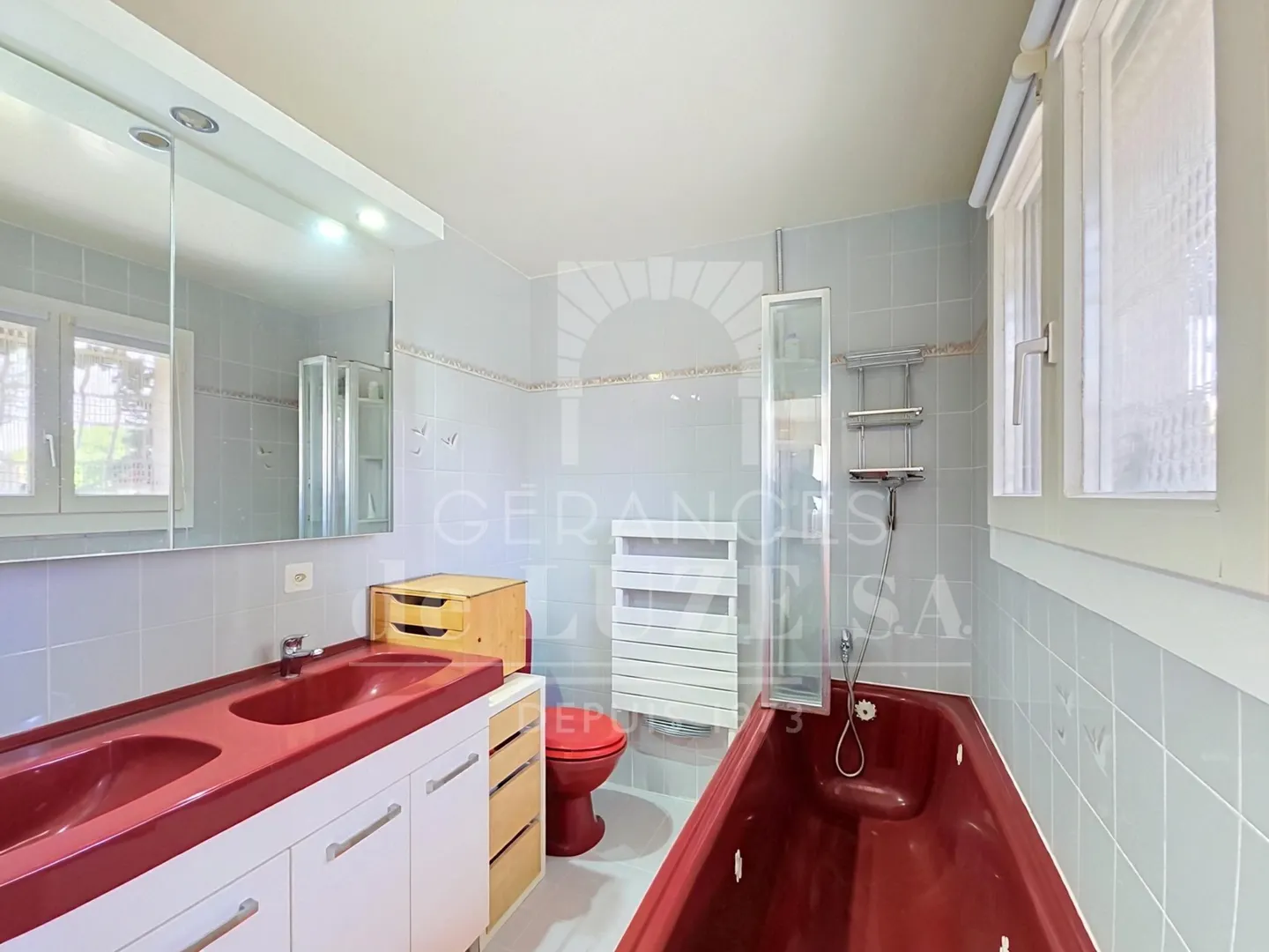 Charming Family Villa in Bellevue - Photo 19 of 29