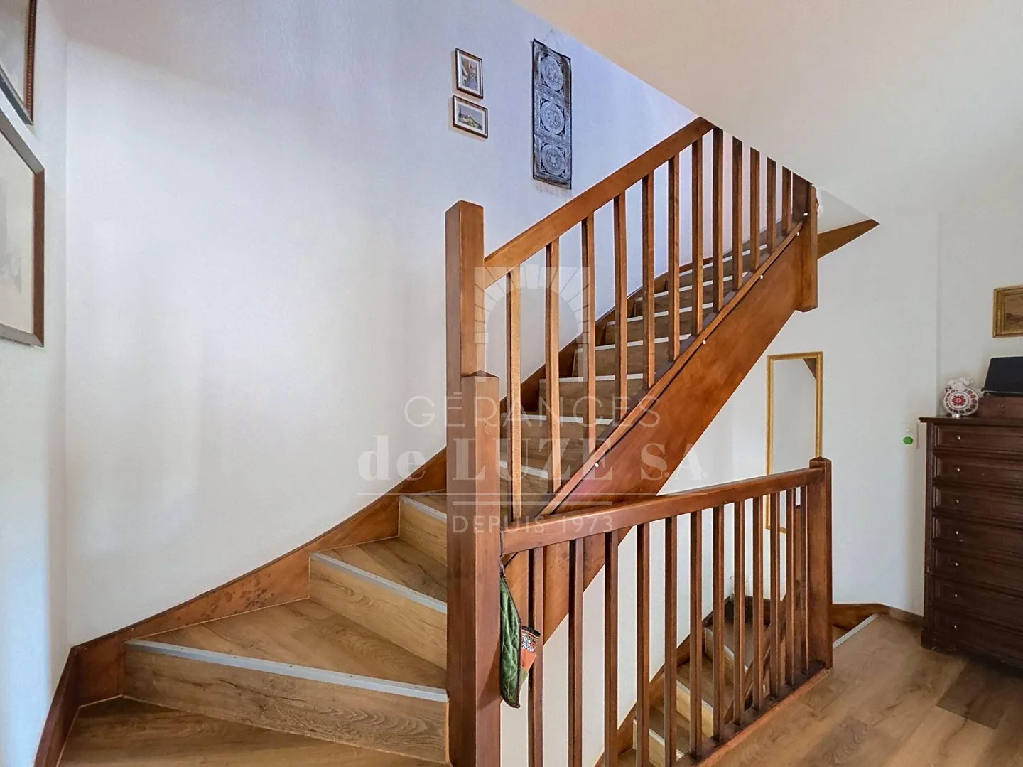 Charming Family Villa in Bellevue - Photo 21 of 29