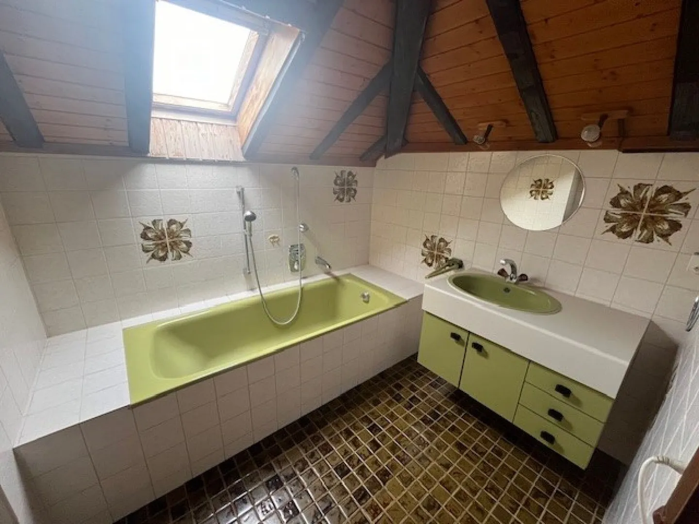 Large 2.5-room apartment close to the train station - Photo 8 of 10