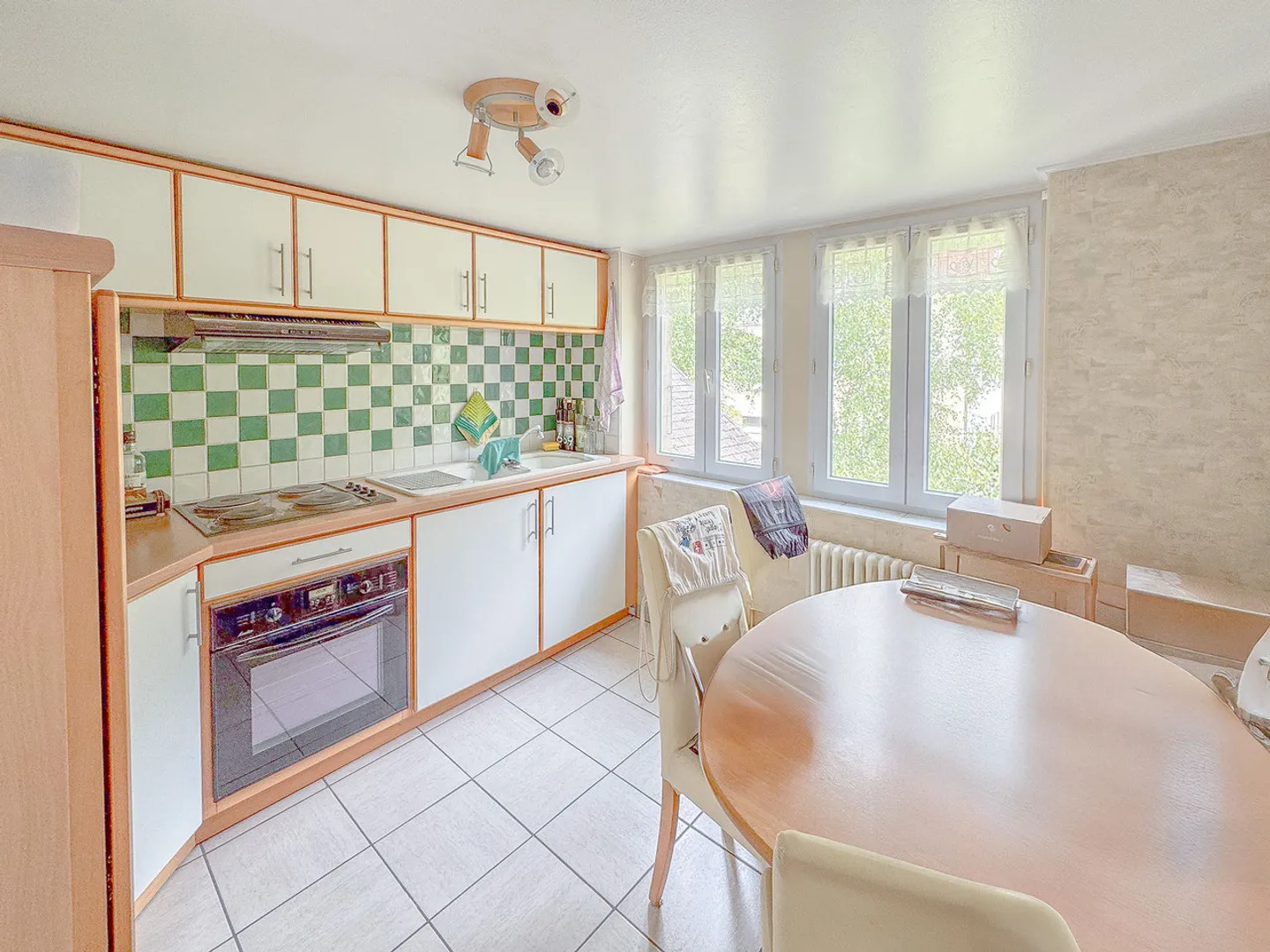 Casa con 3 appartamenti, garage e grande giardino - Foto 17 di 27