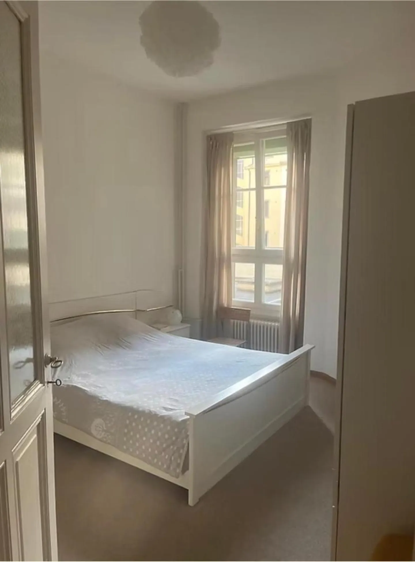 Appartamento ristrutturato e affascinante con una camera da letto a Paquis Navigation - Foto 2 di 8