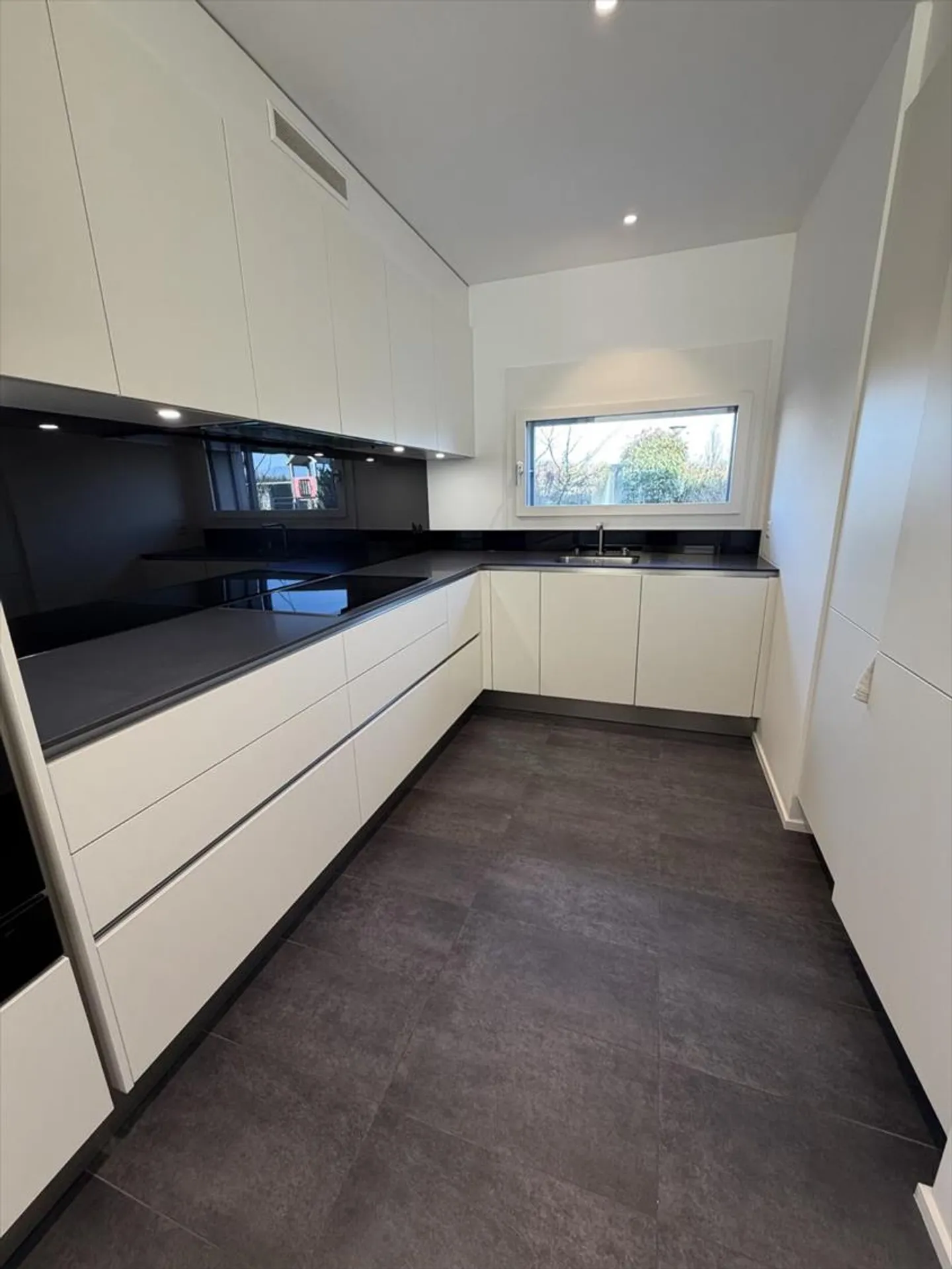 Stepped house for rent - Photo 6 of 11