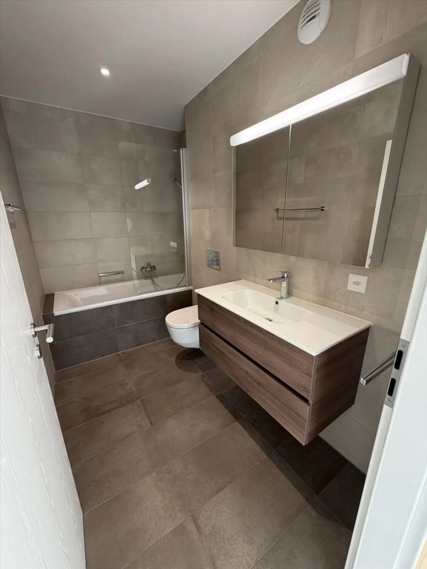 Stepped house for rent - Photo 8 of 11