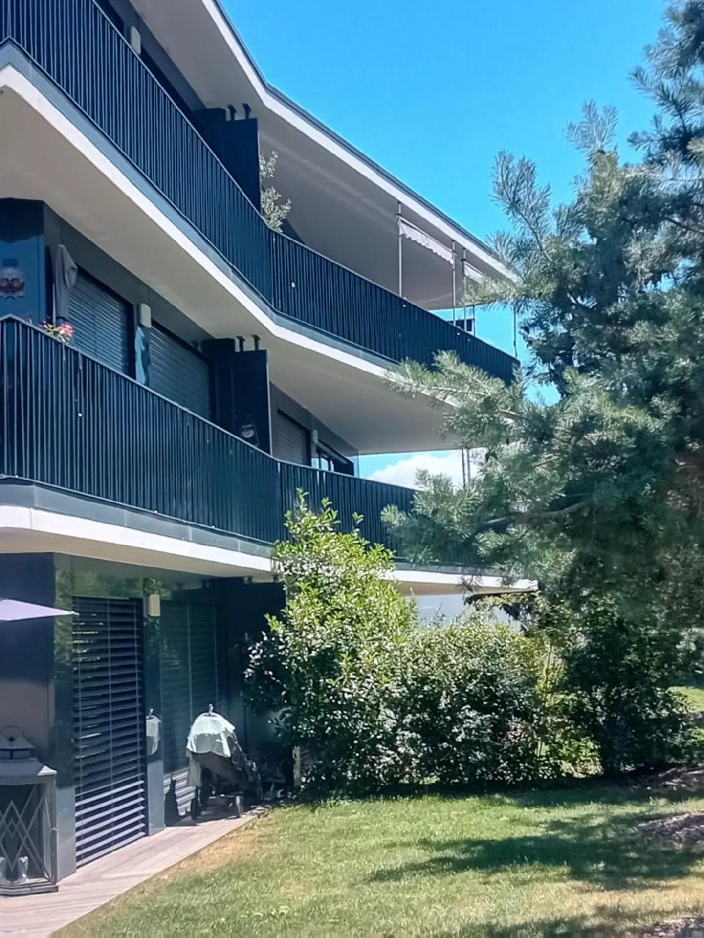 Charming Apartment with Garden - Photo 1 of 4