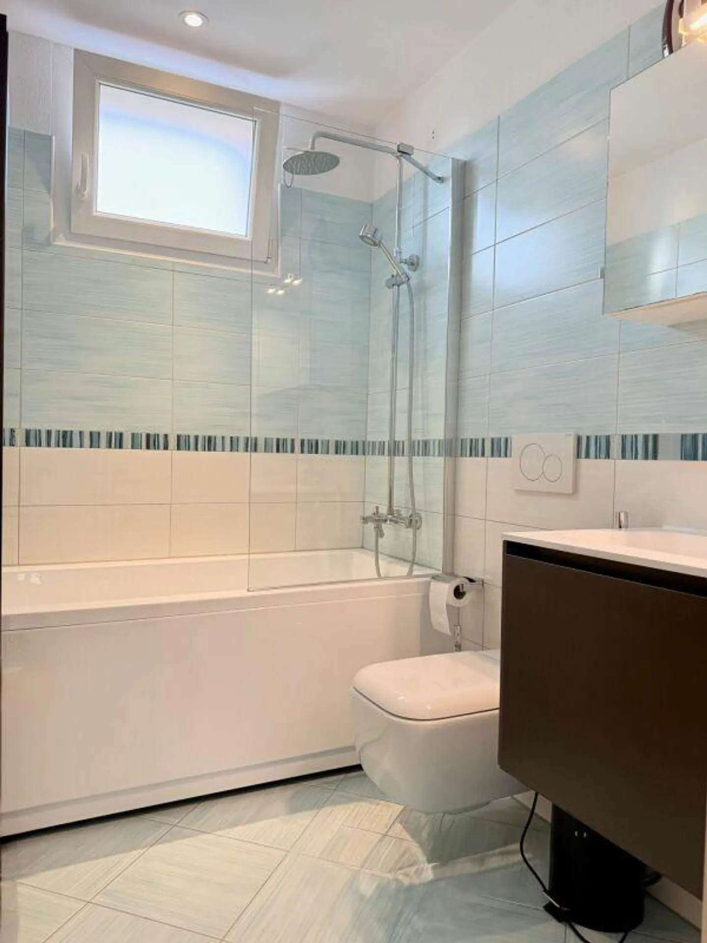 Spacieux et lumineux 4.5 pièces avec jardin - Arbedo Castione - Photo 8 sur 9