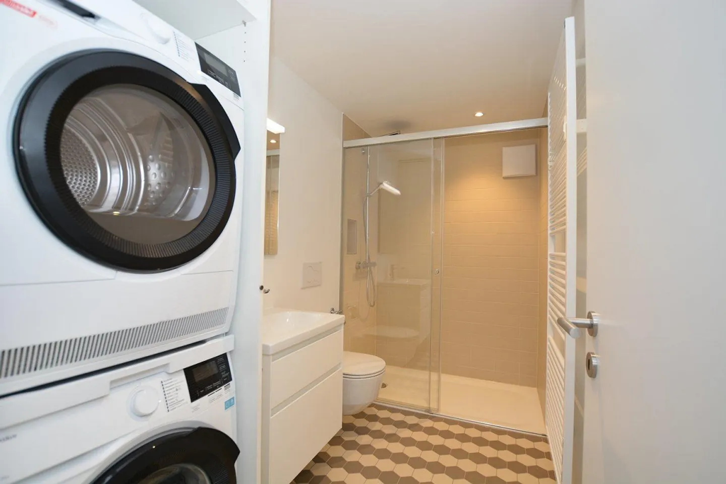 Première location après rénovation complète | Appartement penthouse élégant avec ... - Photo 12 sur 12