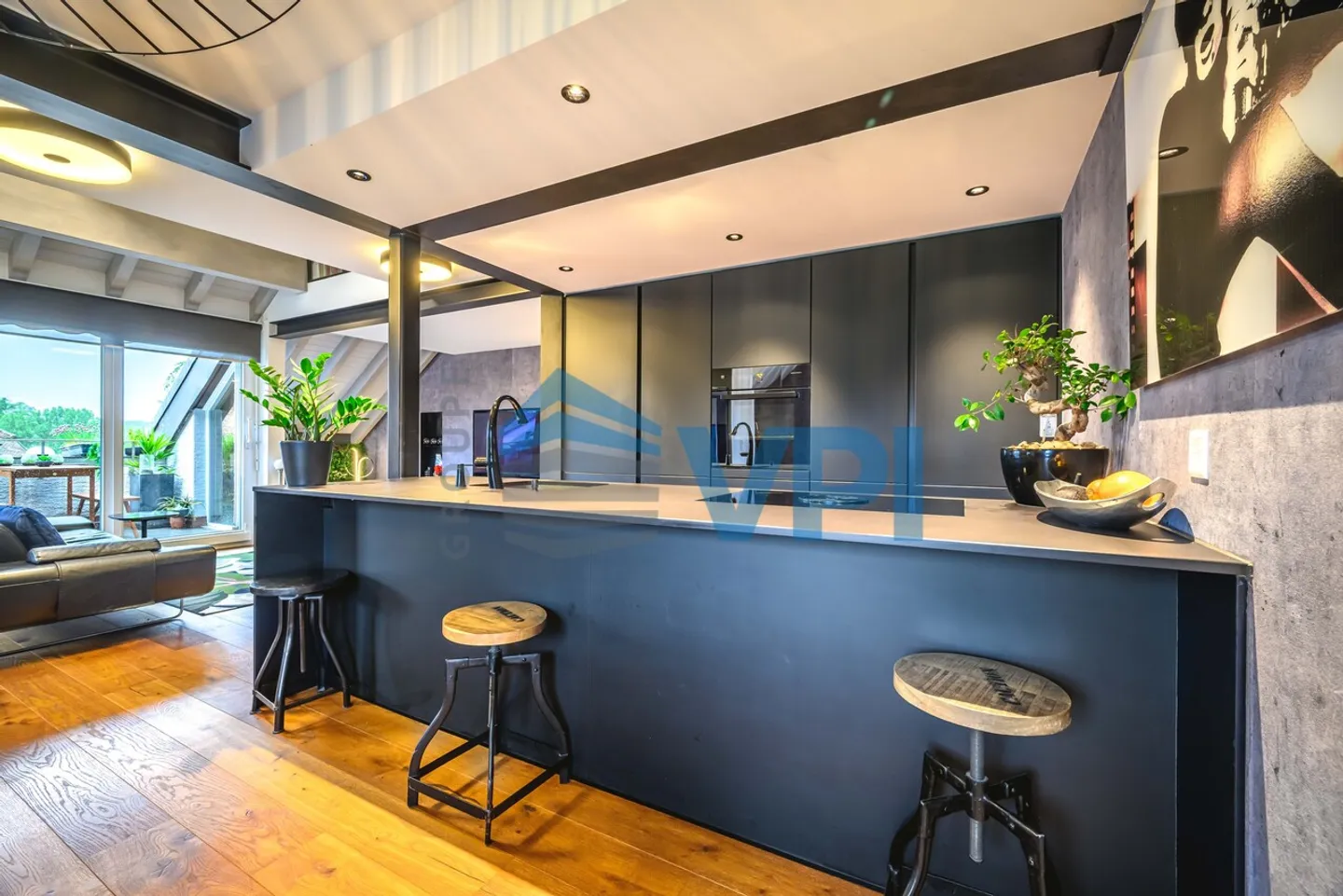 Appartamento duplex di 5,5 locali completamente ristrutturato - Foto 3 di 5