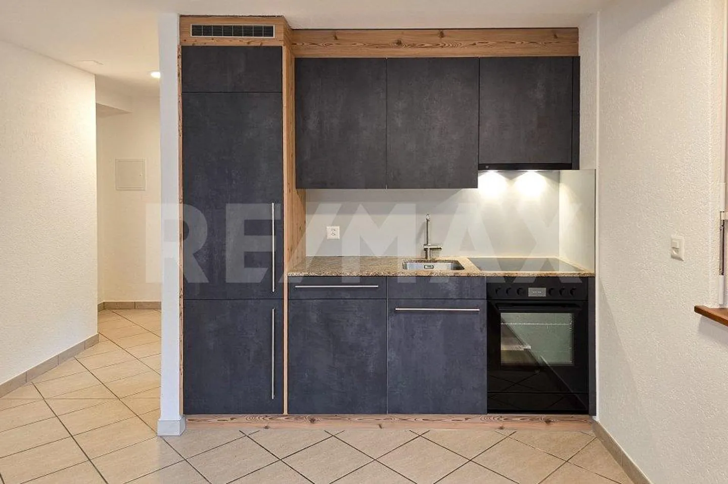 2.5-room apartment with large terrace and Matterhorn view in Zermatt - Photo 3 of 13