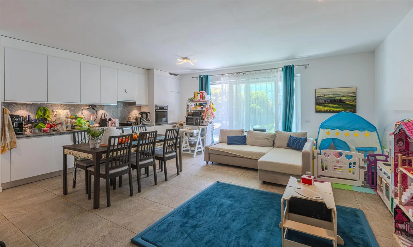 MODERN UND GERÄUMIG 4.5 ZIMMER MIT TERRASSE IN BELLINZONA - Foto 1 von 9