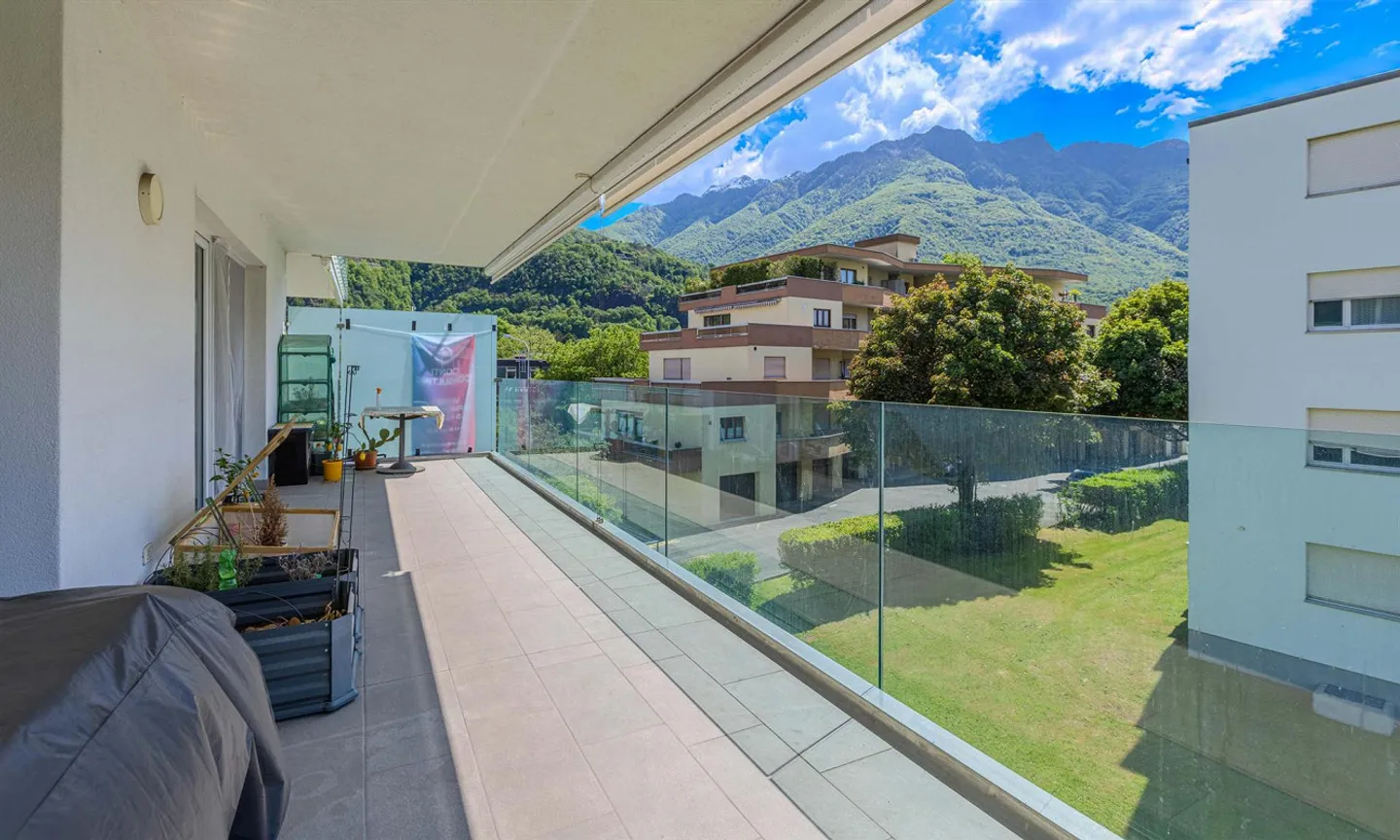 MODERN UND GERÄUMIG 4.5 ZIMMER MIT TERRASSE IN BELLINZONA - Foto 3 von 9