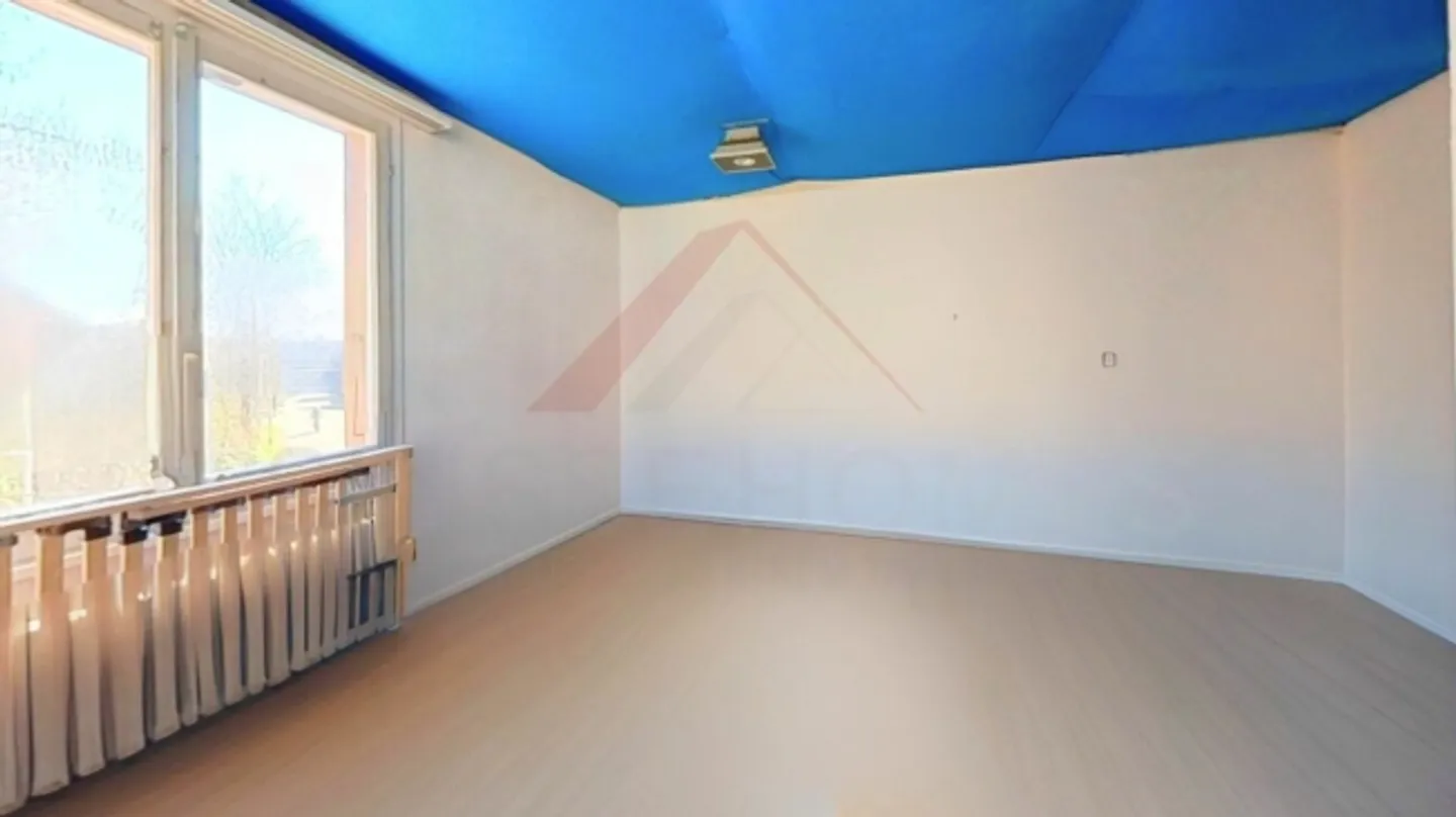 Charming two-family house in Niederbipp - quiet location, large garden and versatile potential - Photo 9 of 20