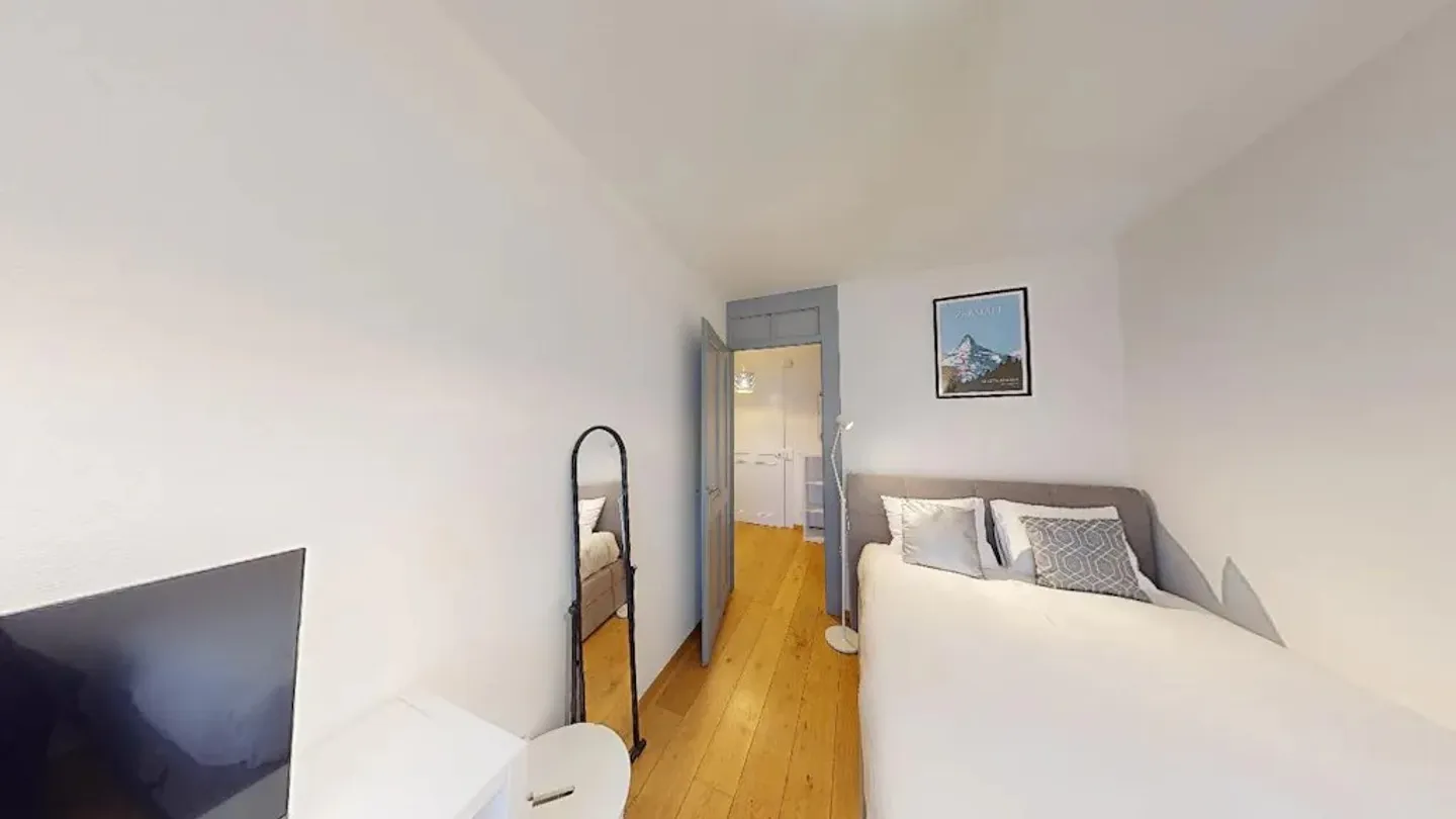 Apartment for rent - Photo 3 of 6