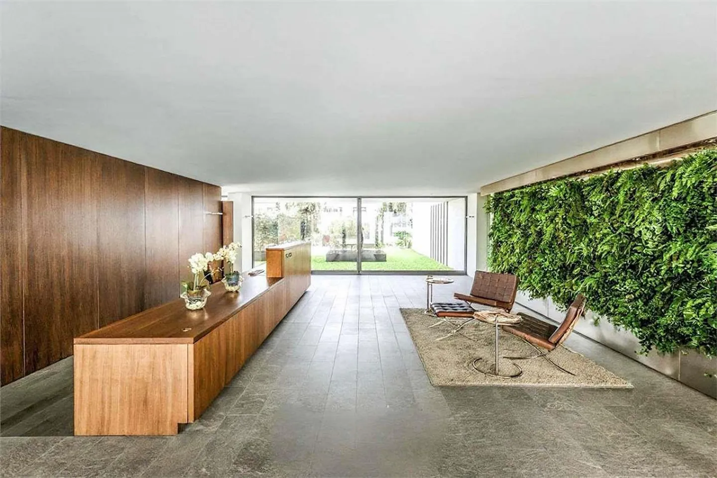 Penthouse Duplex with Lake View in the Heart of Paradiso - Photo 11 of 13