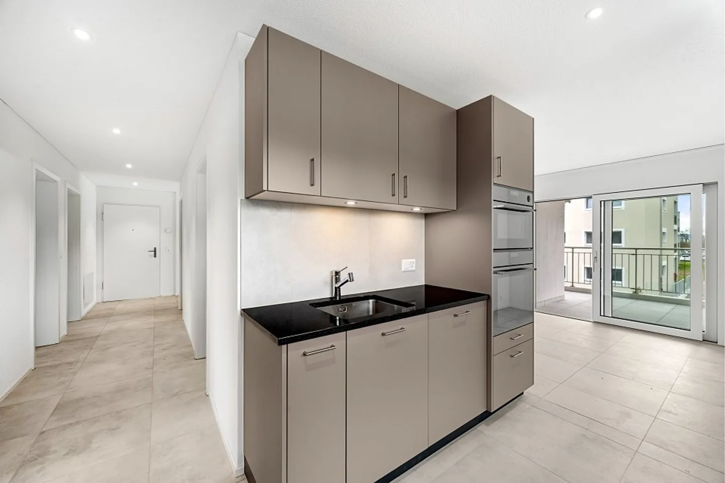 Incantevole appartamento 4,5 locali primo proprietario, terrazza e luminosità ottimale - Foto 9 di 13