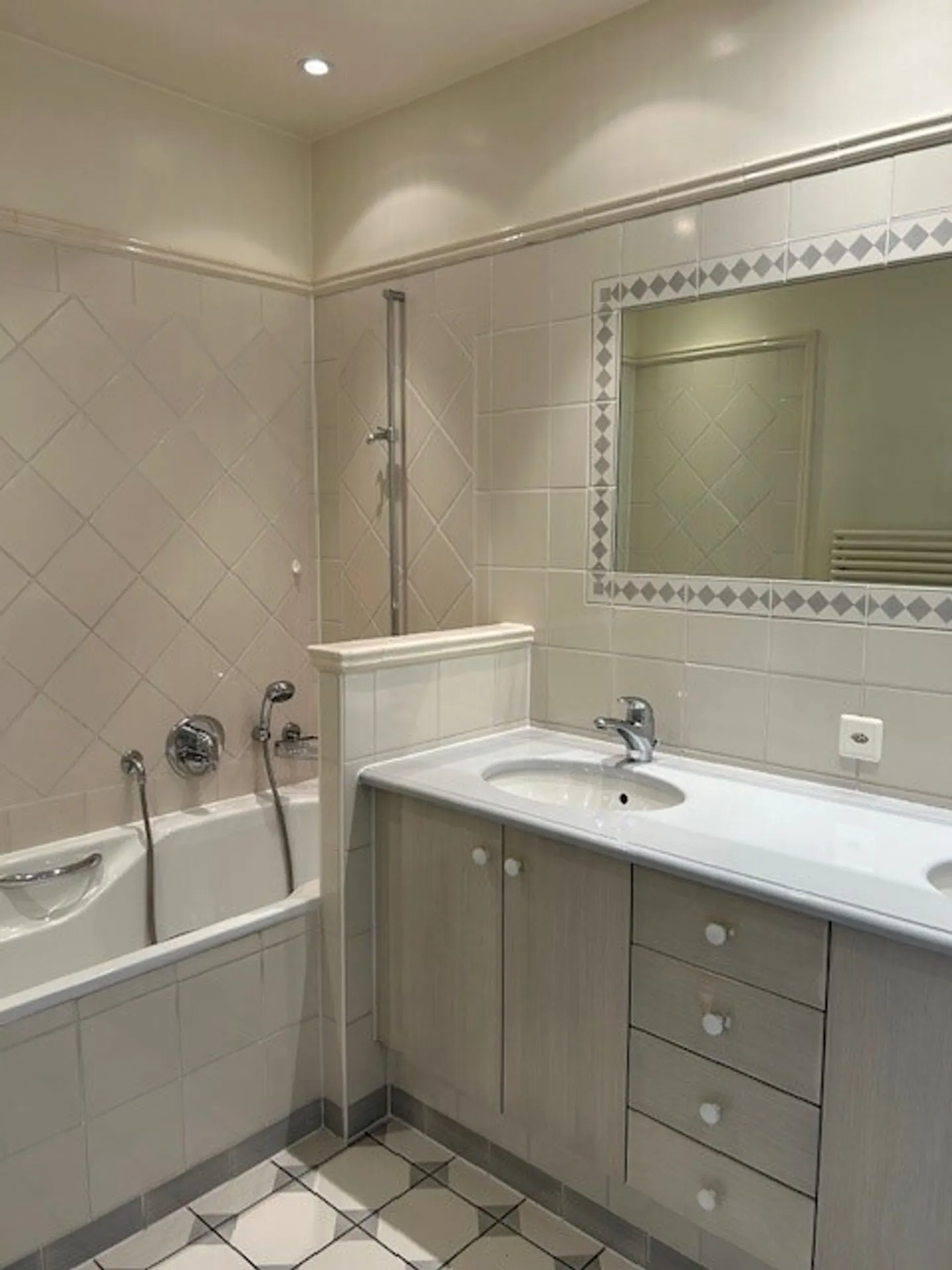 Appartamento in affitto - Foto 10 di 13